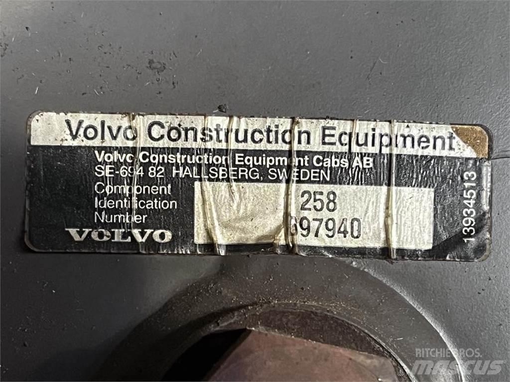  Hydraulik Tank, Volvo L90E Hydraulika