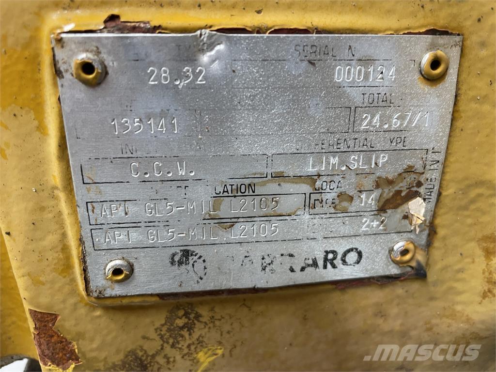 Hydrema 906B frontaksel Mosty, wały i osie