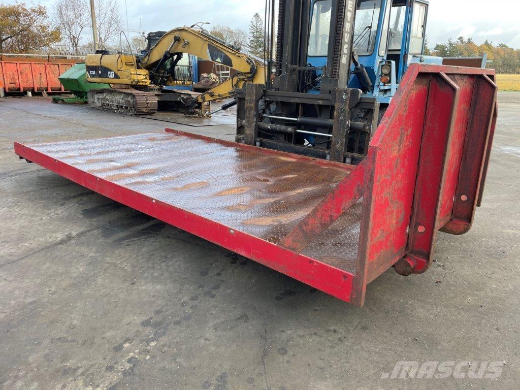  Maskintrailer med wirehejs Naczepy niskopodłogowe