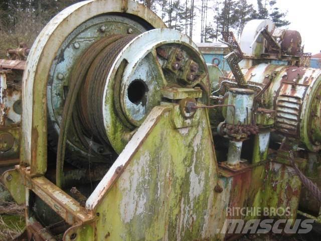  Støttebensspil ex. Storhavn Podnośniki, wciągarki i windy towarowe