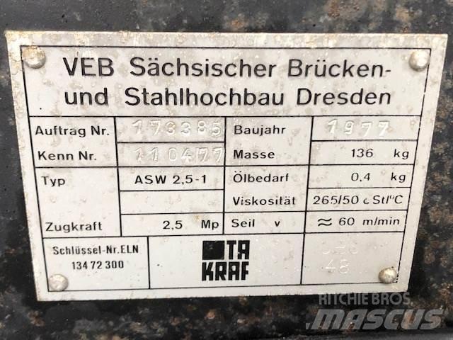VEB spil - 2,5 T - 2 stk. Podnośniki, wciągarki i windy towarowe