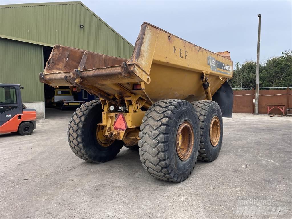 Volvo A25C dumpervogn 6x6 Wozidła kolebkowe
