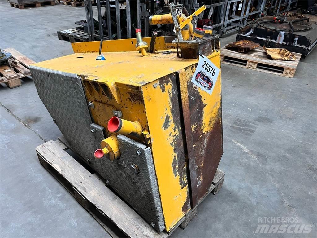 Volvo A35 brændstoftank Silniki