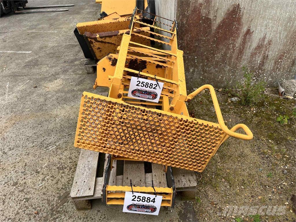 Volvo L220E trappe Inne akcesoria