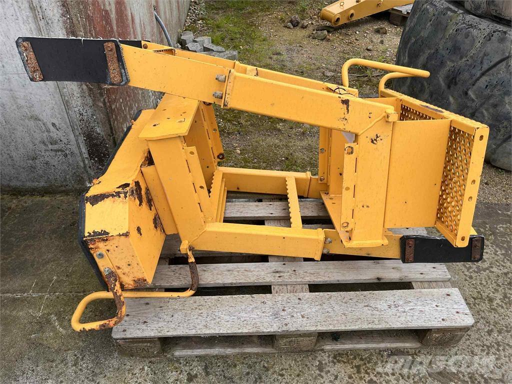 Volvo L220E trappe Inne akcesoria