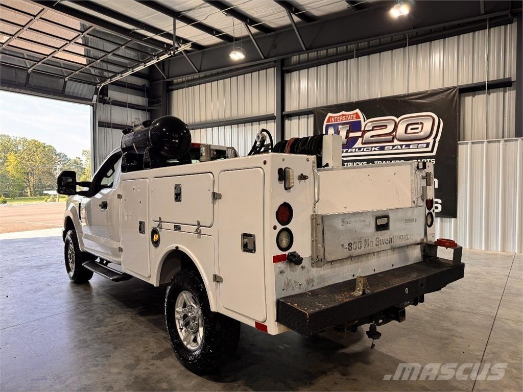 Ford F-250 Pojazdy komunalne