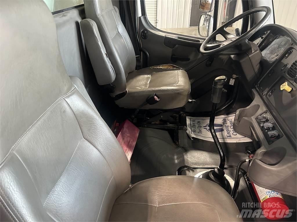Freightliner M2 Inne