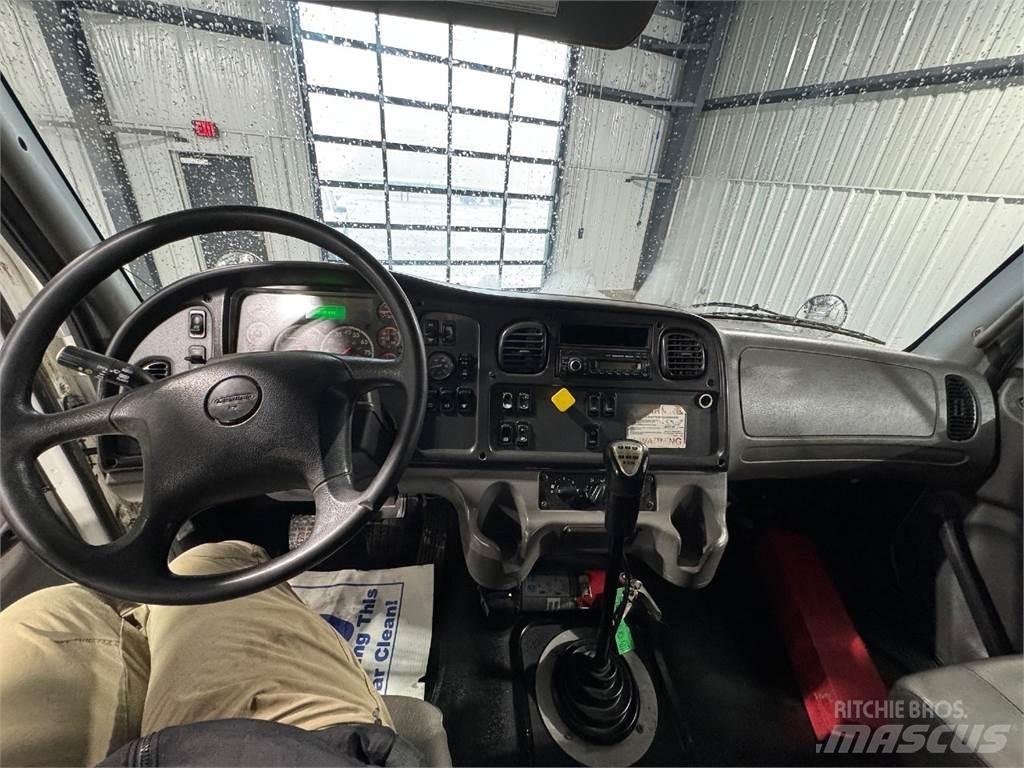 Freightliner M2 106 Wywrotki