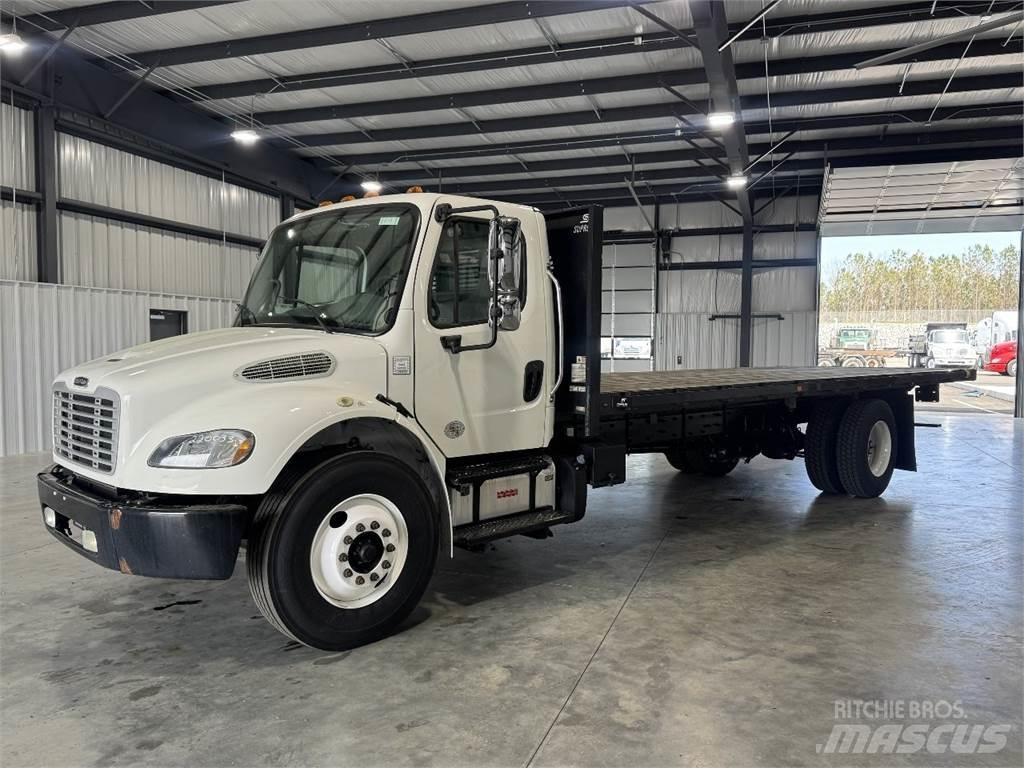 Freightliner M2 106 Ciężarówki typu Platforma / Skrzynia