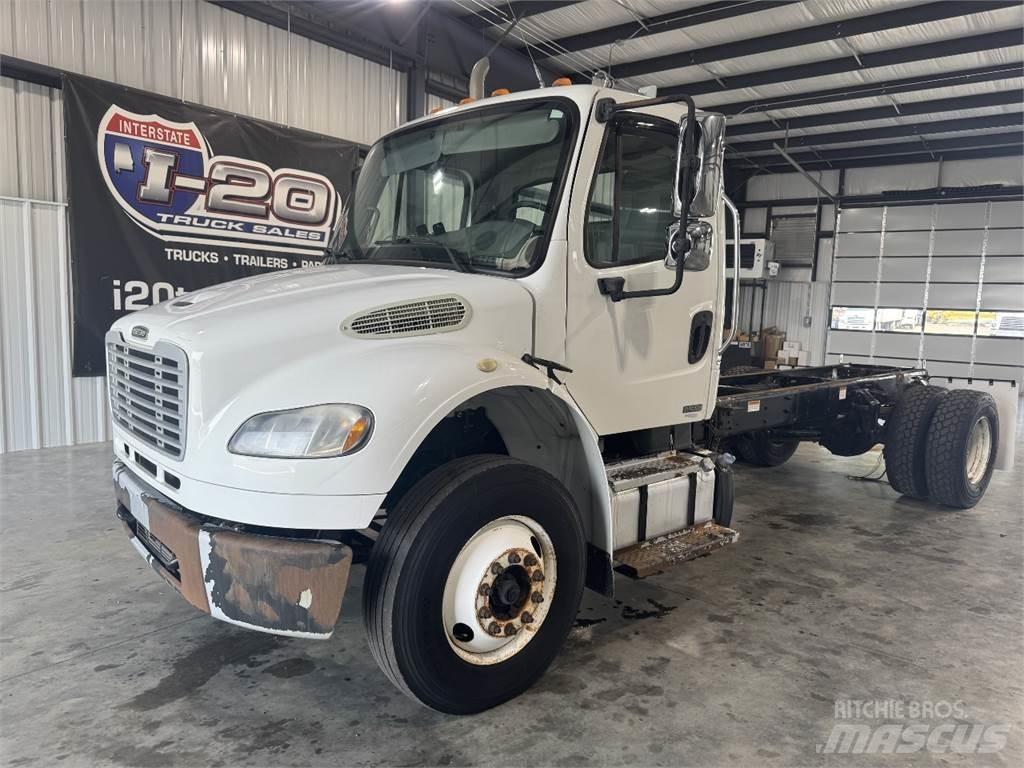 Freightliner M2 106 Pojazdy pod zabudowę