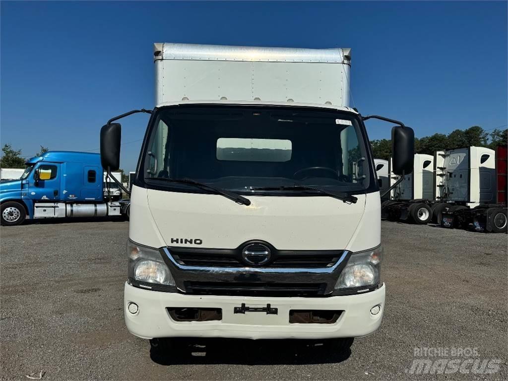 Hino 195 Samochody ciężarowe ze skrzynią zamkniętą