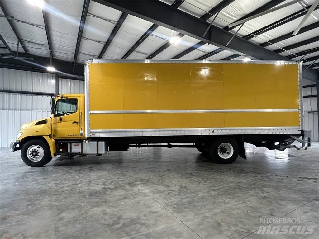 Hino 268 Samochody ciężarowe ze skrzynią zamkniętą