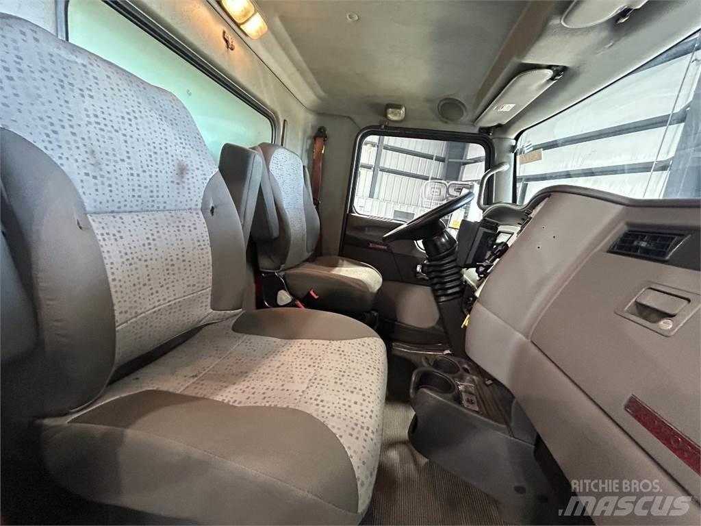 Kenworth T270 Samochody ciężarowe ze skrzynią zamkniętą