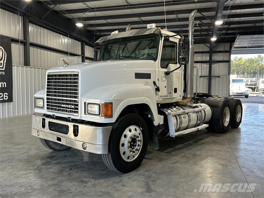 Mack CHU613 Ciągniki siodłowe