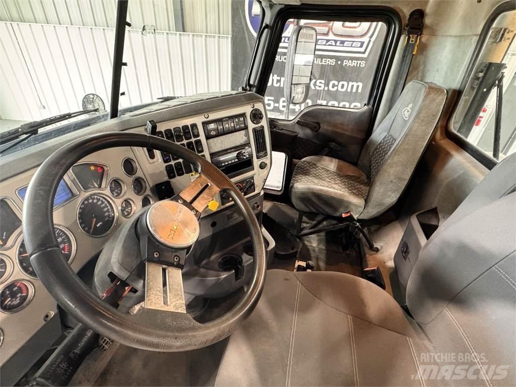 Mack CXU613 Ciągniki siodłowe