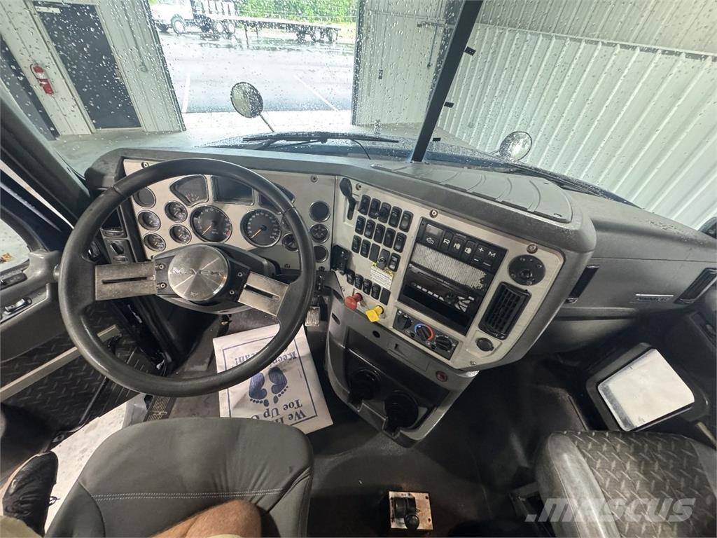 Mack CXU613 Ciągniki siodłowe