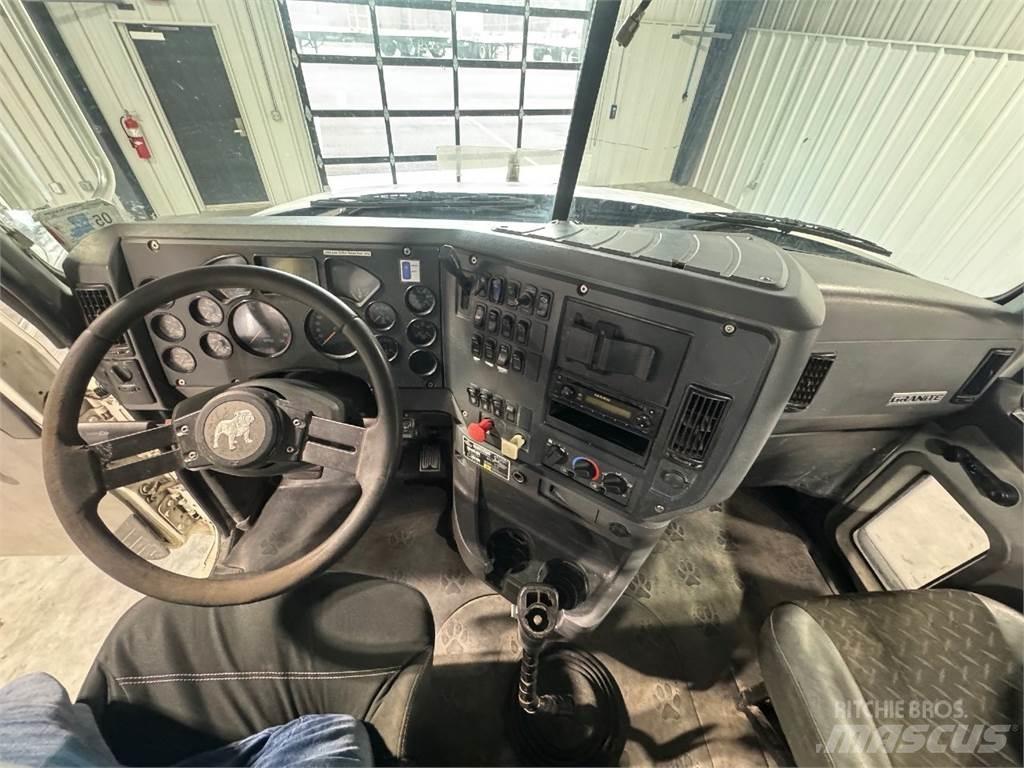 Mack GU713 Ciągniki siodłowe
