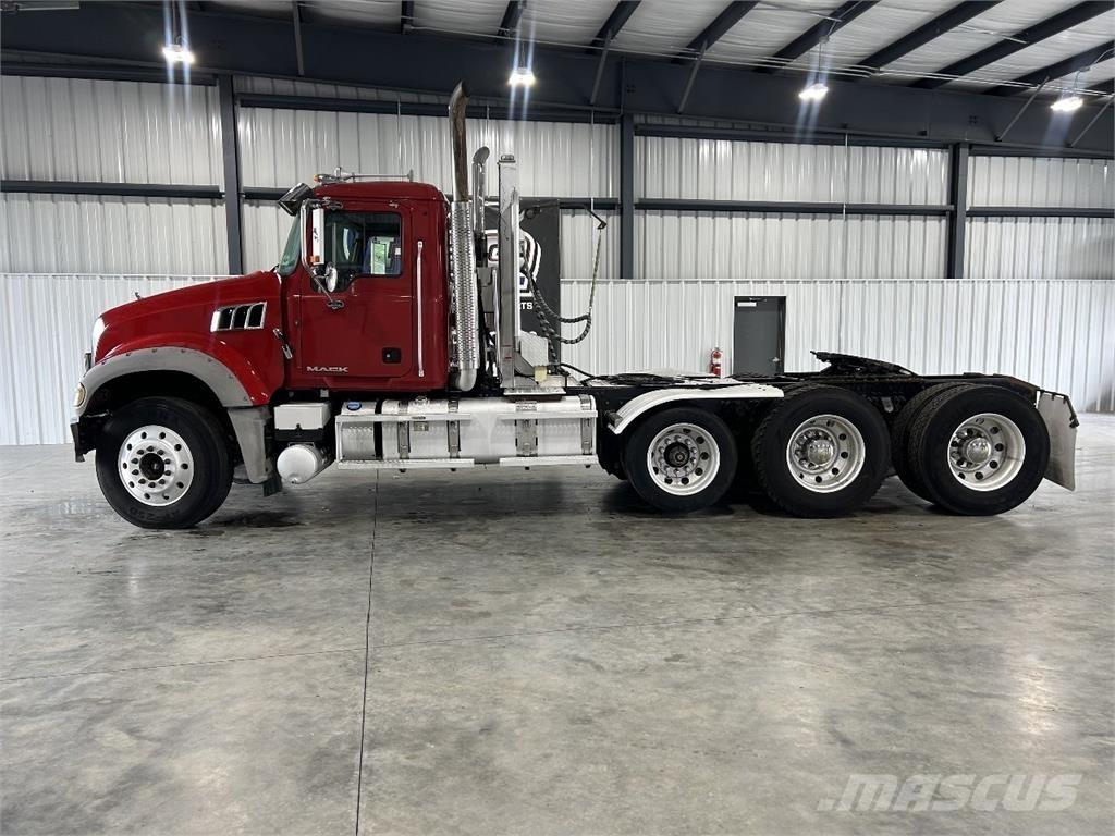 Mack GU713 Ciągniki siodłowe