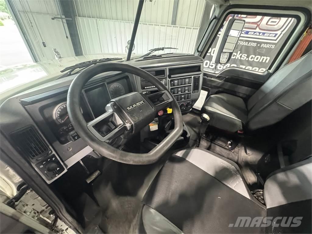 Mack Pinnacle Ciągniki siodłowe