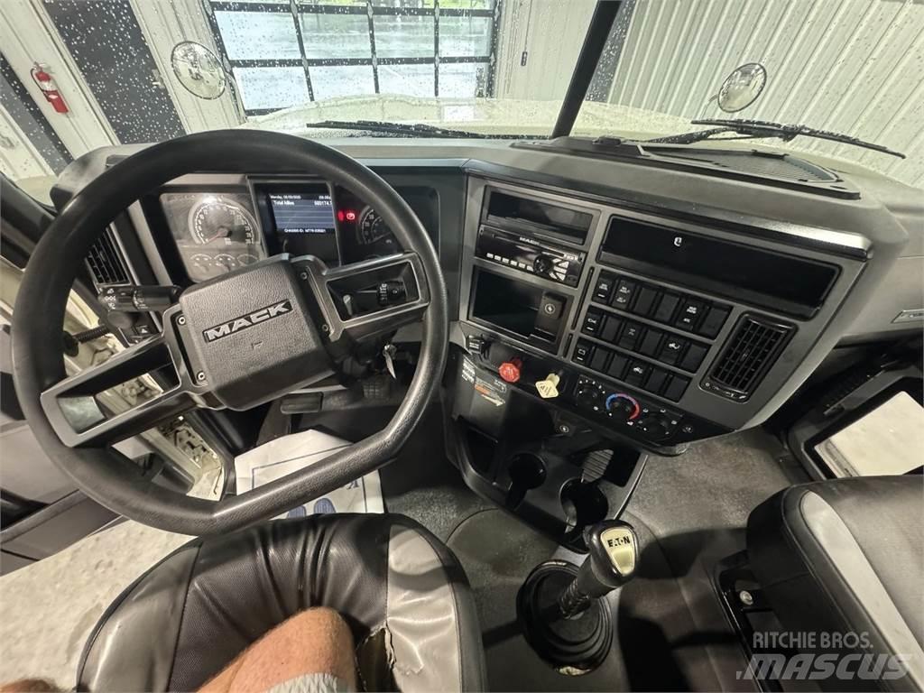 Mack Pinnacle 64T Ciągniki siodłowe