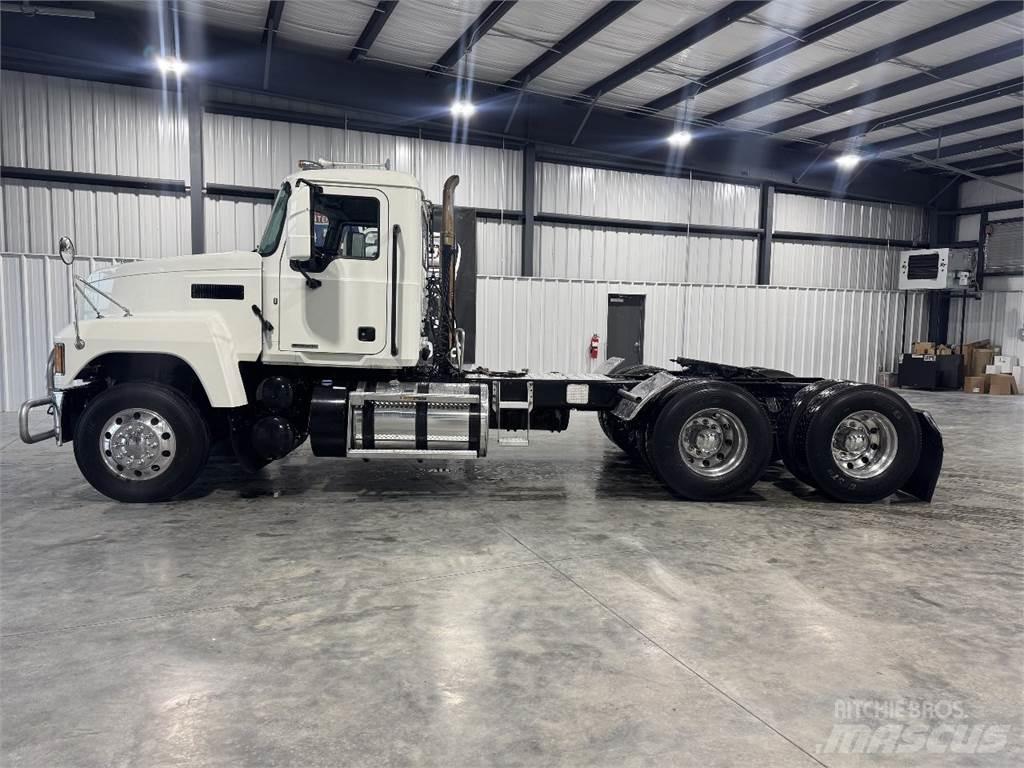 Mack Pinnacle 64T Ciągniki siodłowe