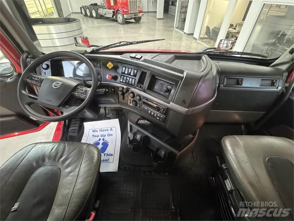 Volvo VNL64T740 Ciągniki siodłowe