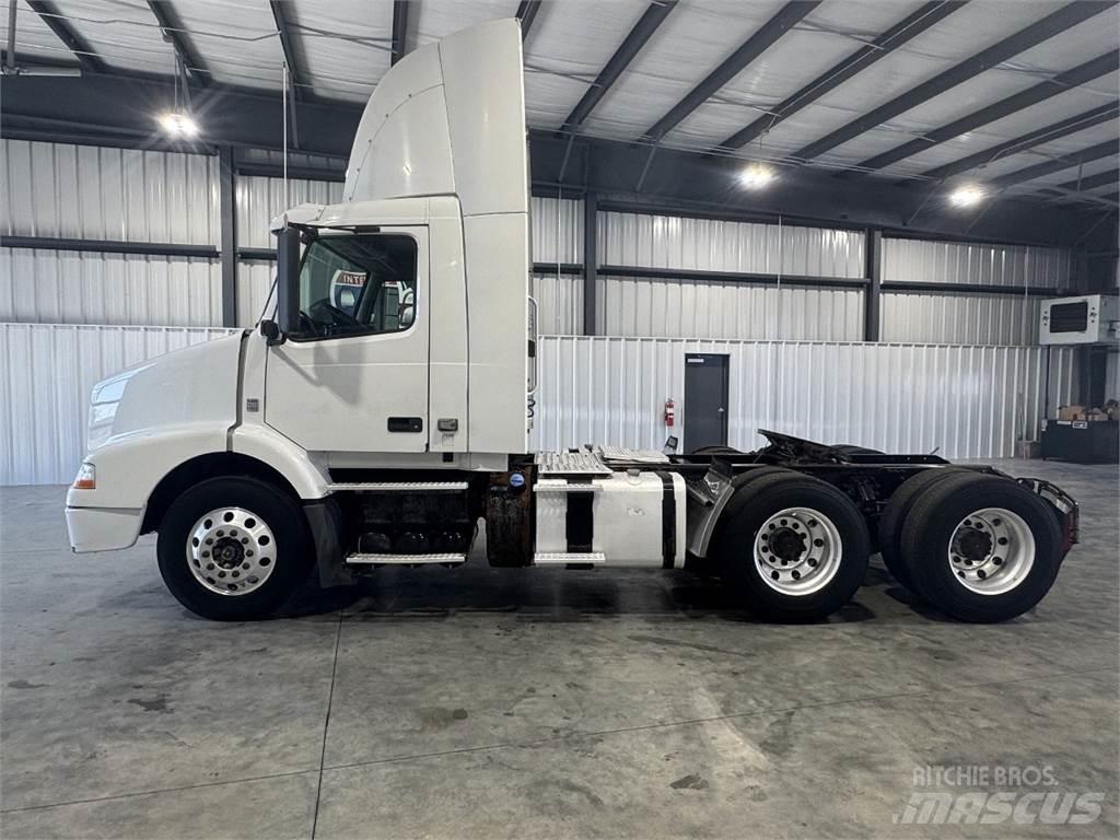 Volvo VNM64T200 Ciągniki siodłowe
