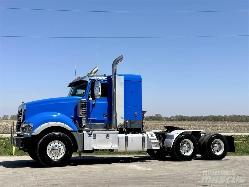 Mack Titan TD713 Ciągniki siodłowe