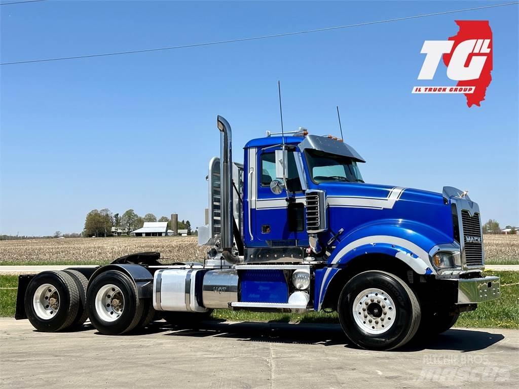 Mack Titan TD713 Ciągniki siodłowe
