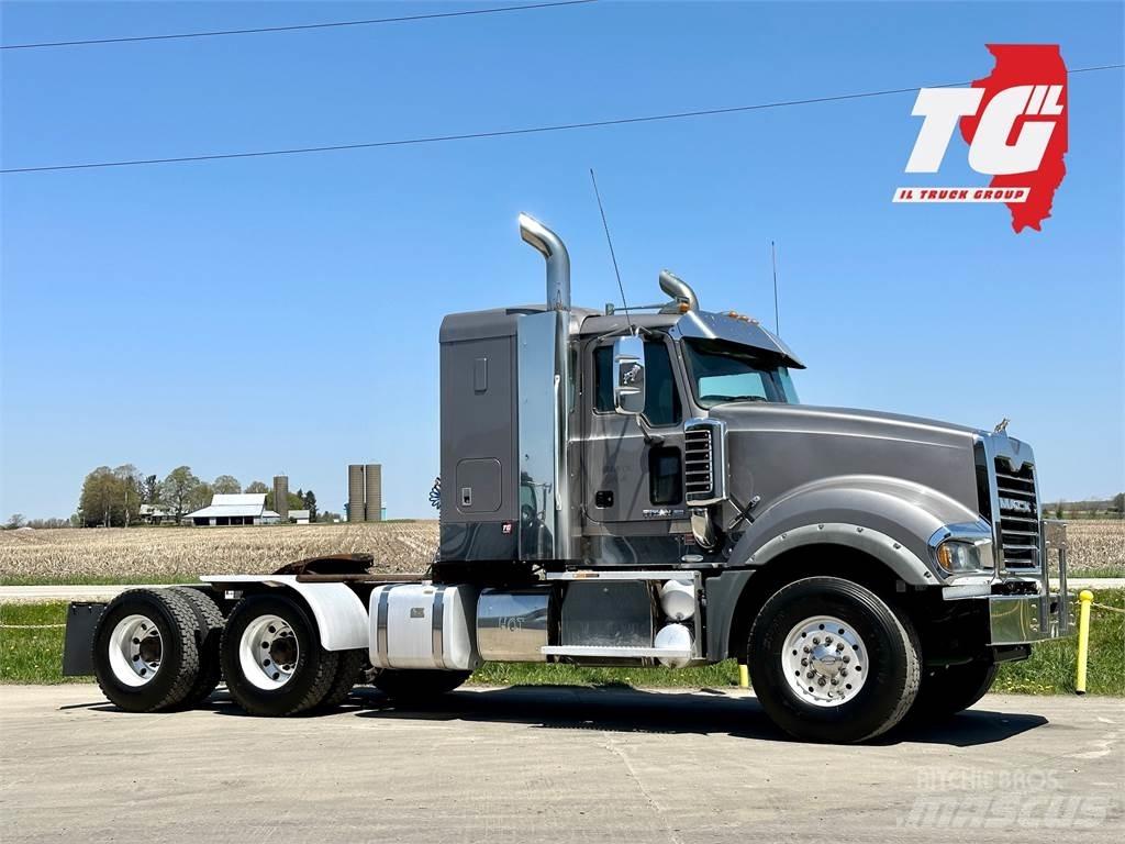 Mack Titan TD713 Ciągniki siodłowe