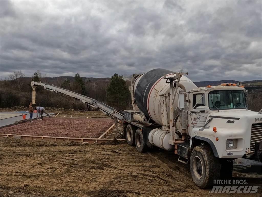 Mack DM690S Inne akcesoria
