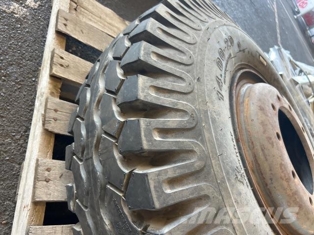  14.00-20 Tyres Opony, koła i felgi