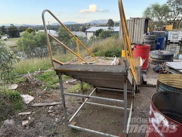  Acess Stairs Maszyny budowlane - Inne