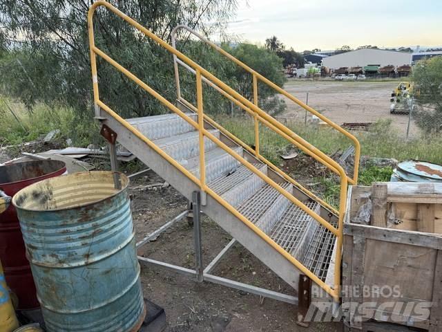  Acess Stairs Maszyny budowlane - Inne