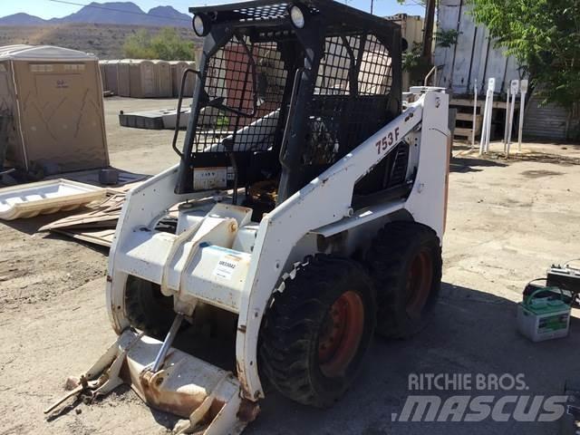Bobcat 753F Ładowarki burtowe