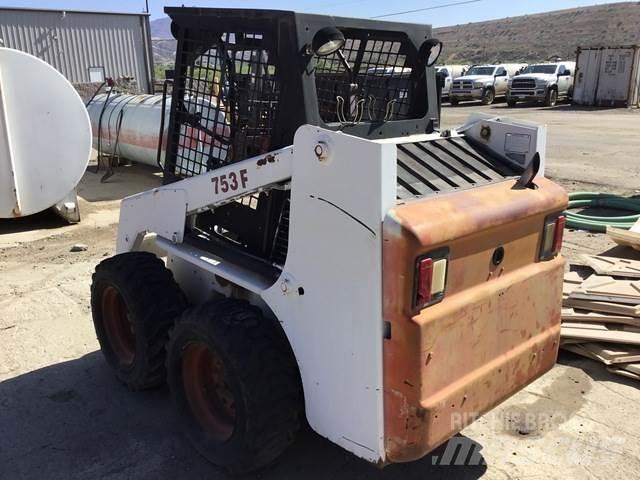 Bobcat 753F Ładowarki burtowe