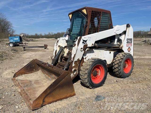 Bobcat S220 Ładowarki burtowe