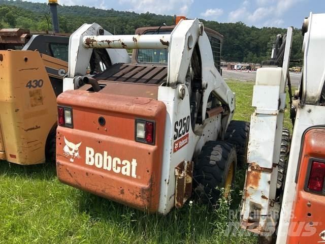 Bobcat S250 Ładowarki burtowe