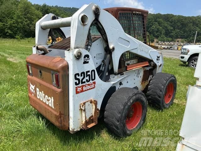 Bobcat S250 Ładowarki burtowe
