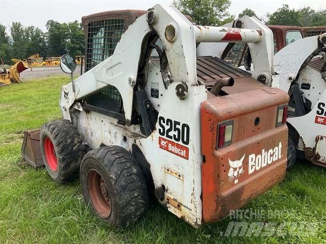 Bobcat S250 Ładowarki burtowe
