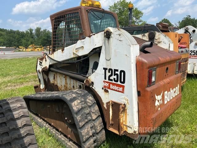 Bobcat T250 Ładowarki burtowe