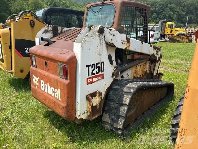 Bobcat T250 Ładowarki burtowe