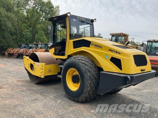 Bomag BW211 D Walce jednobębnowe