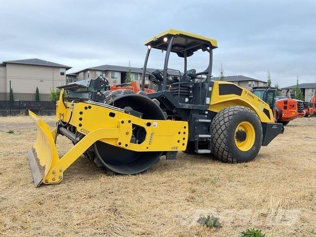 Bomag BW213DH Walce jednobębnowe