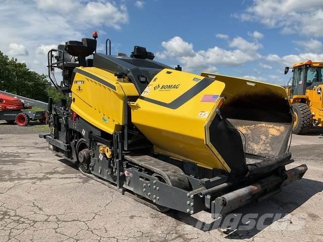 Bomag CR-820T Rozściełacze do asfaltu