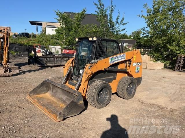 CASE SR250 Ładowarki burtowe