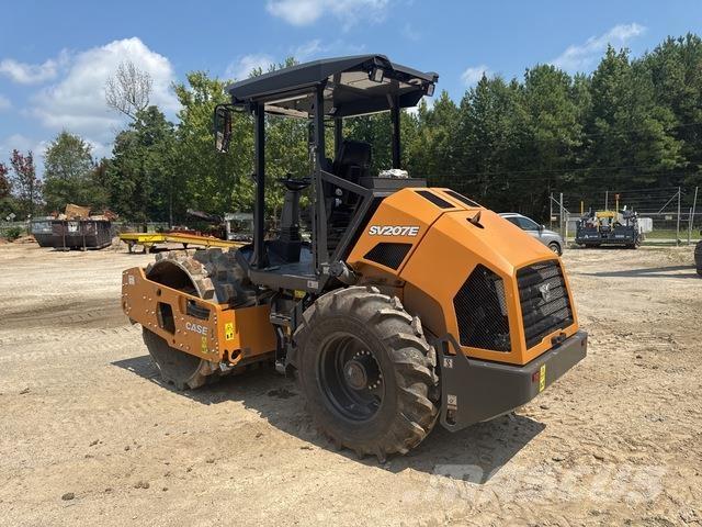 CASE SV207E Walce jednobębnowe