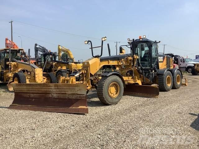 CAT 140M AWD Równiarki
