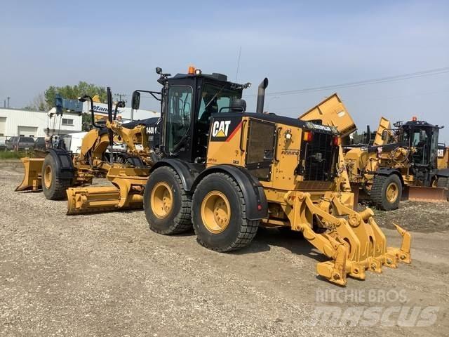 CAT 140M AWD Równiarki