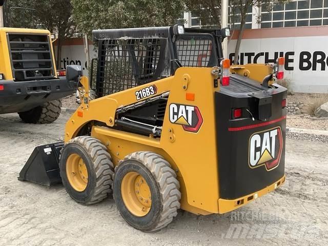 CAT 216B3 Ładowarki burtowe